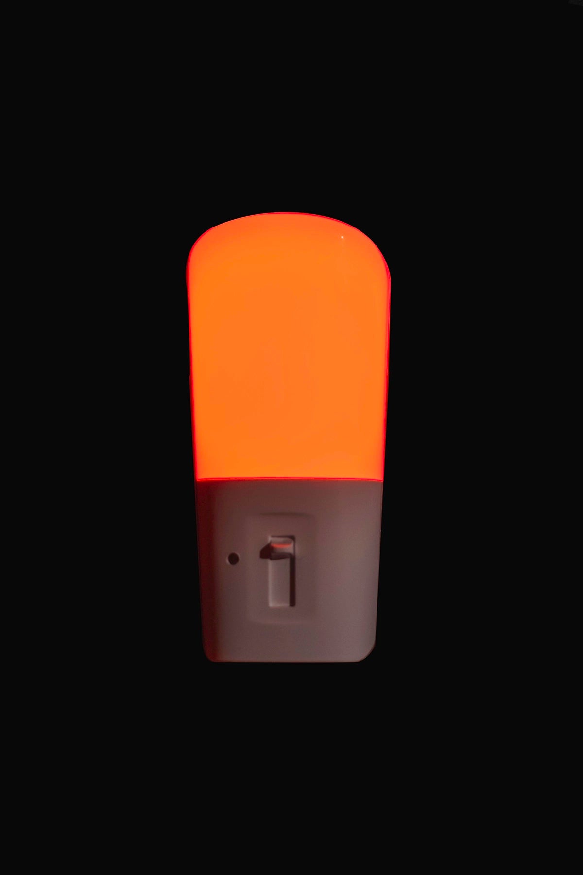 LUZ NOCTURNA ENCHUFABLE CON SENSOR DE NICE MOOD AUTOMÁTICO