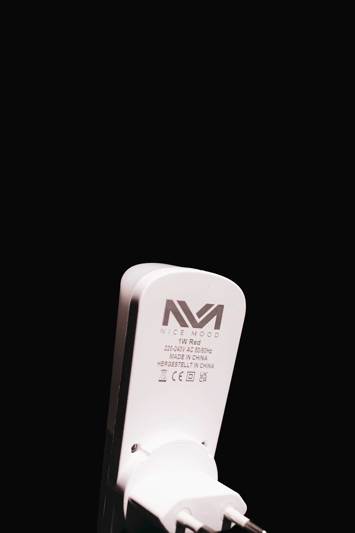 LUZ NOCTURNA ENCHUFABLE CON SENSOR DE NICE MOOD AUTOMÁTICO